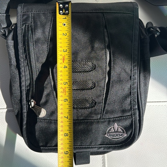 Vaude cross body bag, multi pocket, secure, small adjustable - Picture 10 of 11